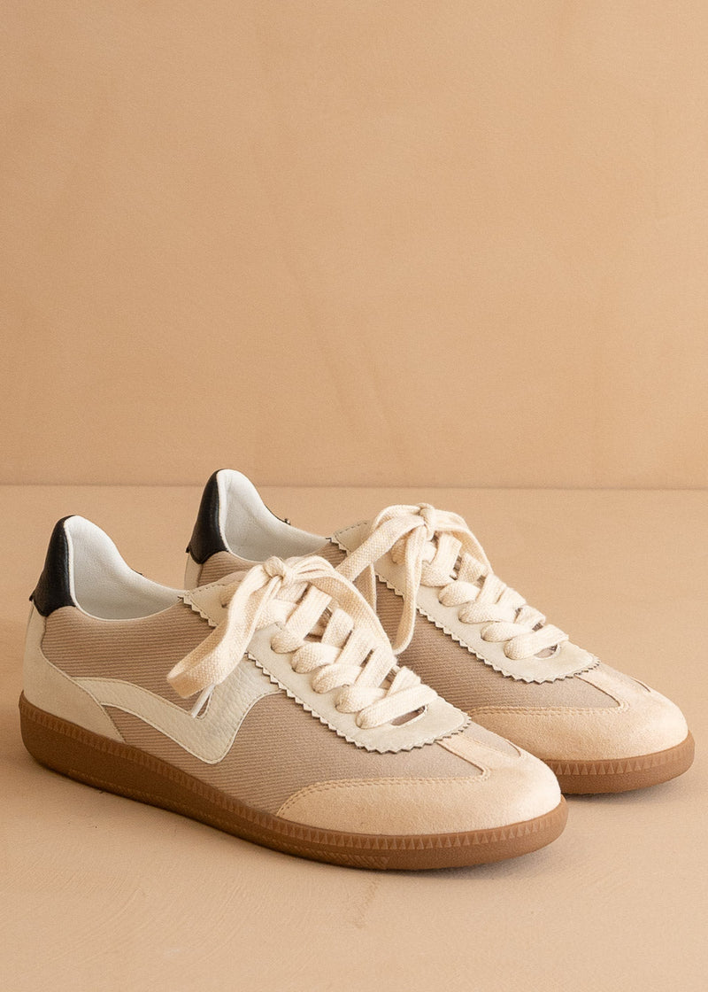 Kyla Sneakers
