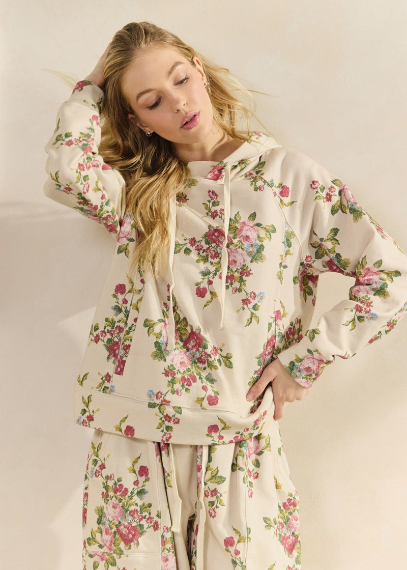 Love Loud Pullover